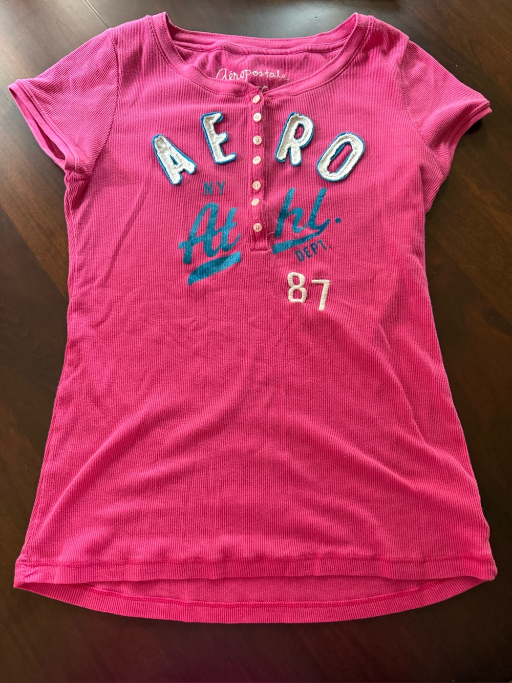 Aero pink ribbed button v-neck short sleeve size XL